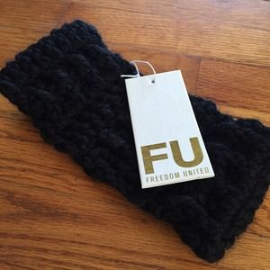 Freedom United handmade byKingSarah earwarmer
