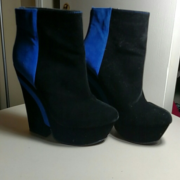 Wedge Color Block Cutouts - Picture 2 of 3