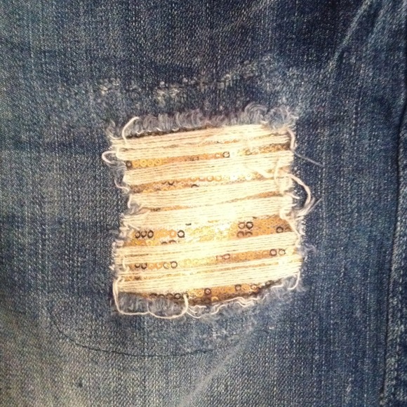 Denim skirt with good sequin rip - Picture 3 of 3