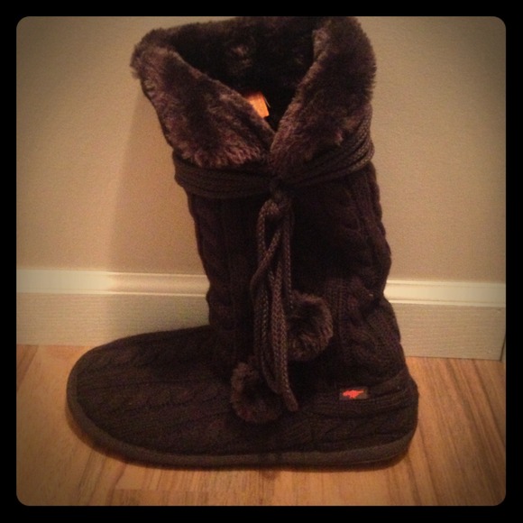 Rocket dog slipper boots