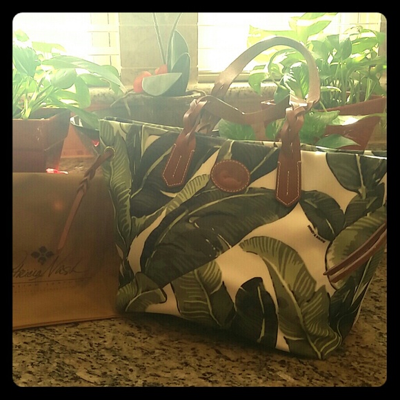 AUTHENTIC DOONEY & BOURKE BAG
