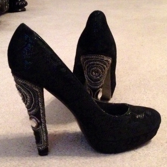 Naughty Monkey shoes. Size 10. Very flattering.