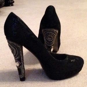 Naughty Monkey shoes. Size 10. Very flattering.