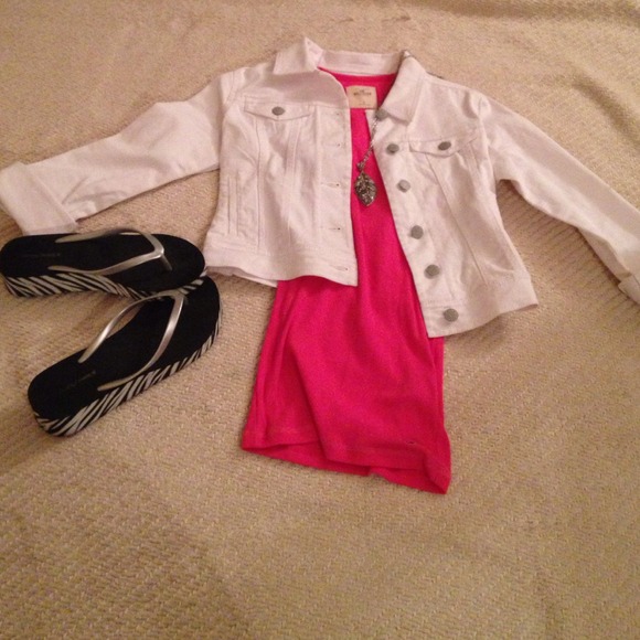 Hollister pink tank top