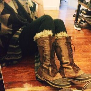 Sorel Cate the Great snow boots with fur, suede