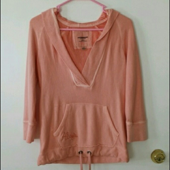 3/4 sleeved sweatshirt