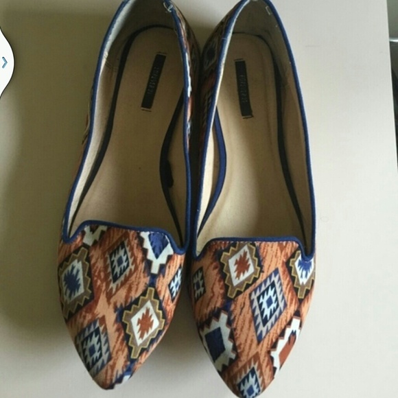 Forever 21 Aztec flats - Picture 2 of 2