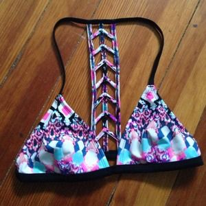 🚫SOLD🚫cage back bikini top
