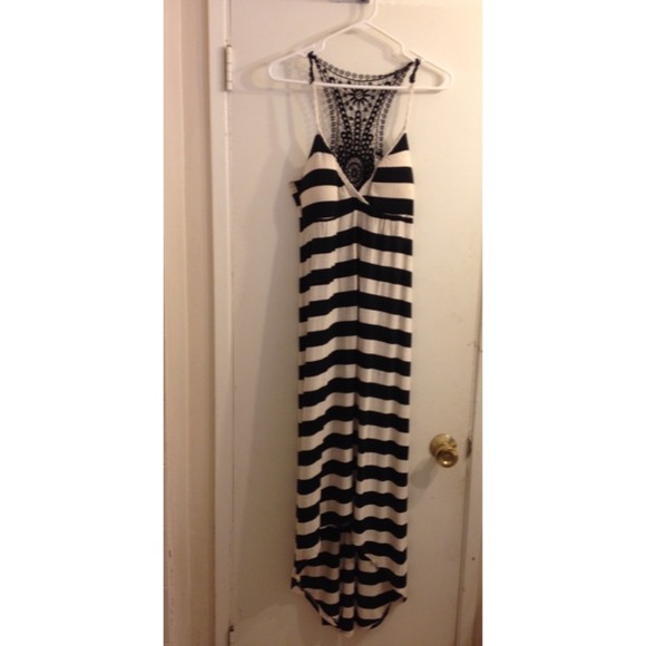 Almost Famous Black & White spaghetti strap dress