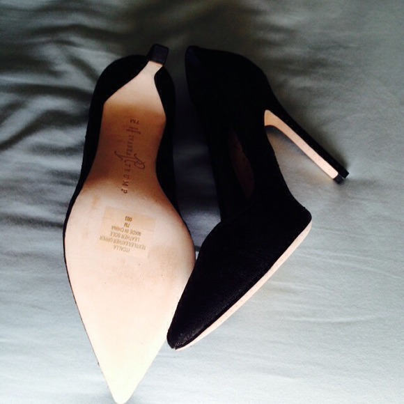 Ivanka Trump "Calla" pump black shoes. - Picture 4 of 4