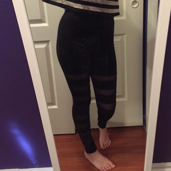 Mesh panel leggings