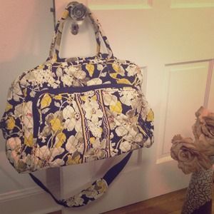 Vera Bradley like new Travel Bag!