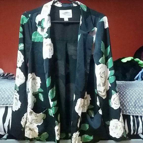 Black flowered print blazer