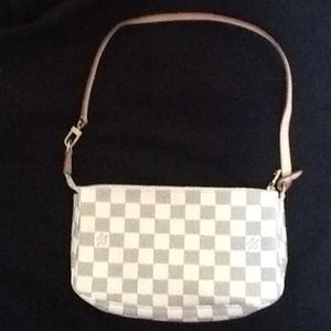 Louis Vuitton Pochette Accessoires Damier Azur