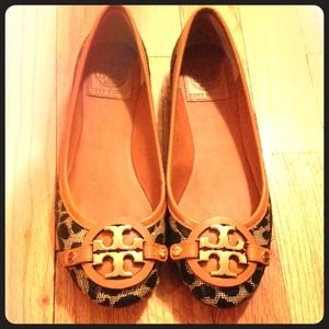 TORY BURCH LEOPARD AADEN FLATS SZ 5.5 W/ BOX