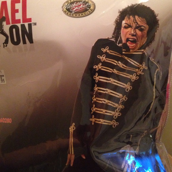 Michael Jackson with wig Costume