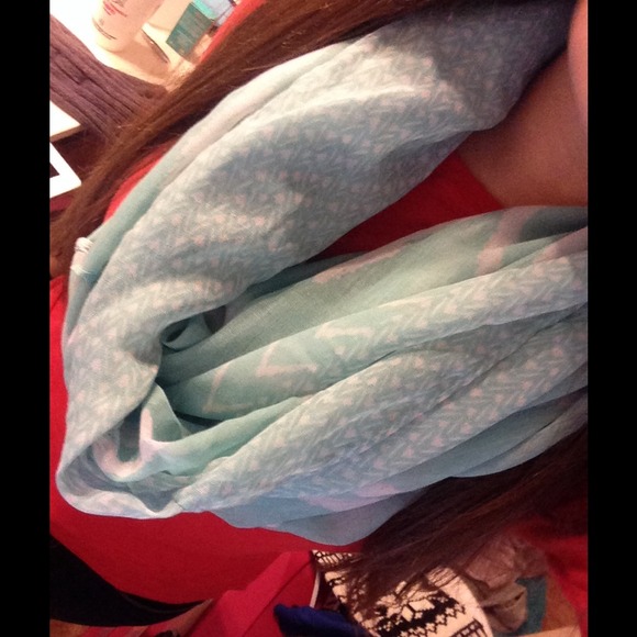 Infinity Scarf - Picture 2 of 3