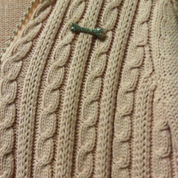 !!SALE 50% OFF!!! SWEATER with a DOG BONE PIN! - Picture 2 of 3