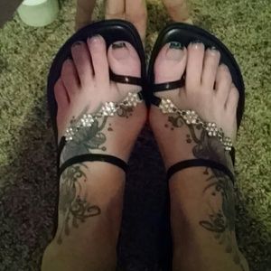 Black sandals w rhinestone flowers