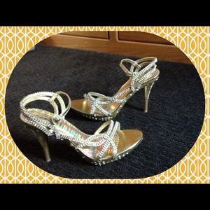💎 Gold & Rhinestone Strappy Heels size 8.5