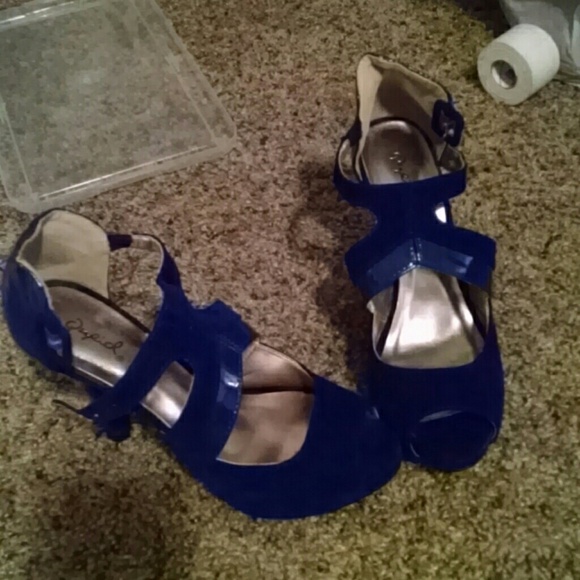Navy heels half leather half suede