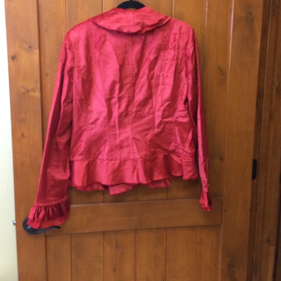 Layer Ruffle Collar Jacket - Picture 2 of 3