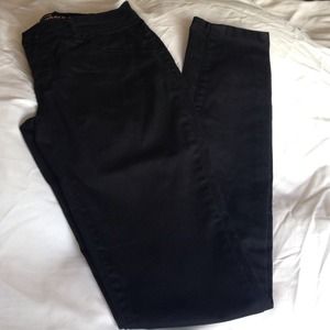 Black skinny pants
