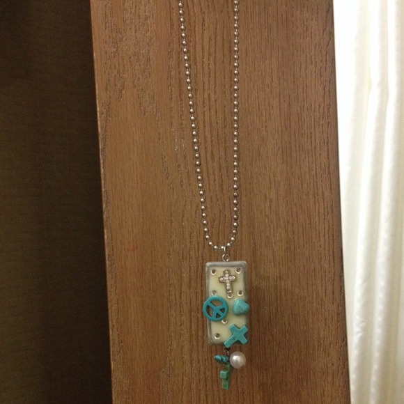 DOMINO #10 DECORATED NECKLACE - Picture 2 of 3