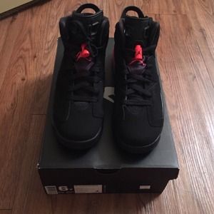 NEW black infrared Jordan 6's 100% authentic!!