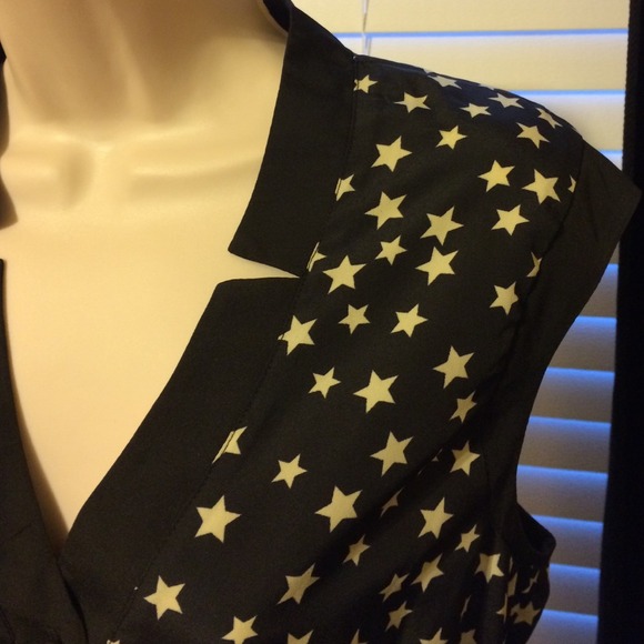 SOLD IN BUNDLE  NWT Button down star dress - Picture 4 of 4