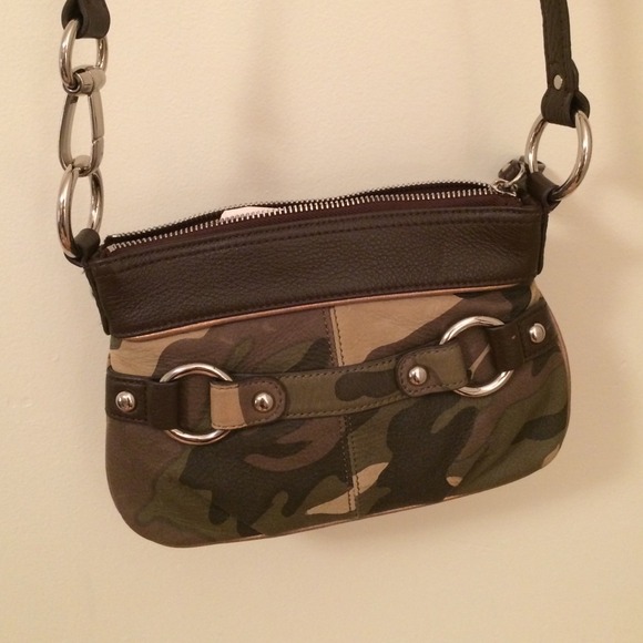 Camo cross shoulder purse