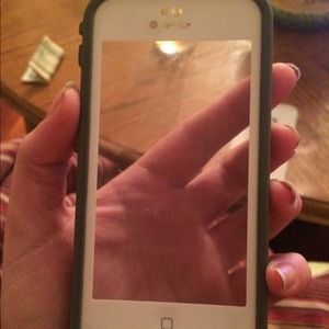 White iPhone 5 lifeproof case