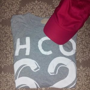 Hollister t-shirt. Size: M Bundled for Schandler