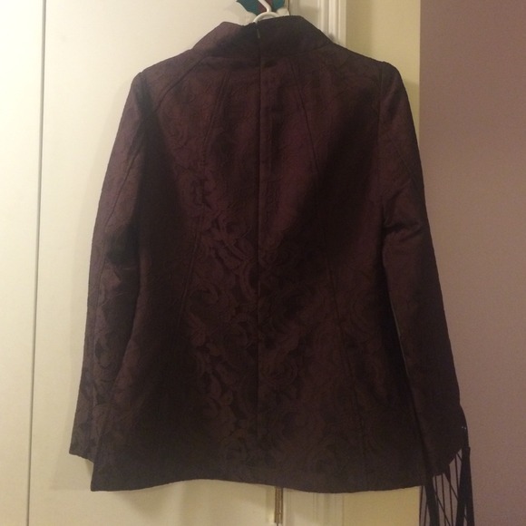 Hilton Hollis Vamp Color - Picture 2 of 3