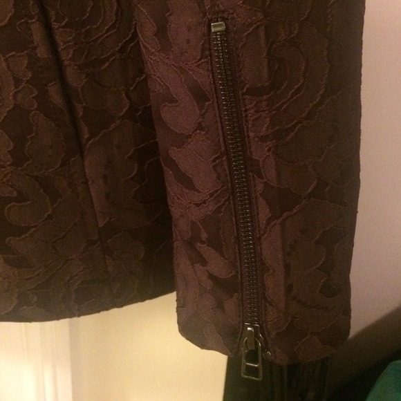 Hilton Hollis Vamp Color - Picture 3 of 3