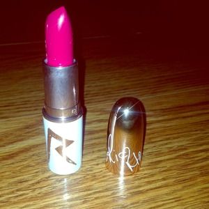 Riri M.A.C Matte Pleasure Bomb