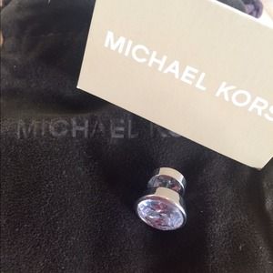 One Michael Kors Stud
