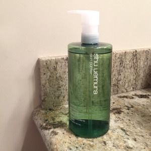 Makeup remover/ cleansing oil