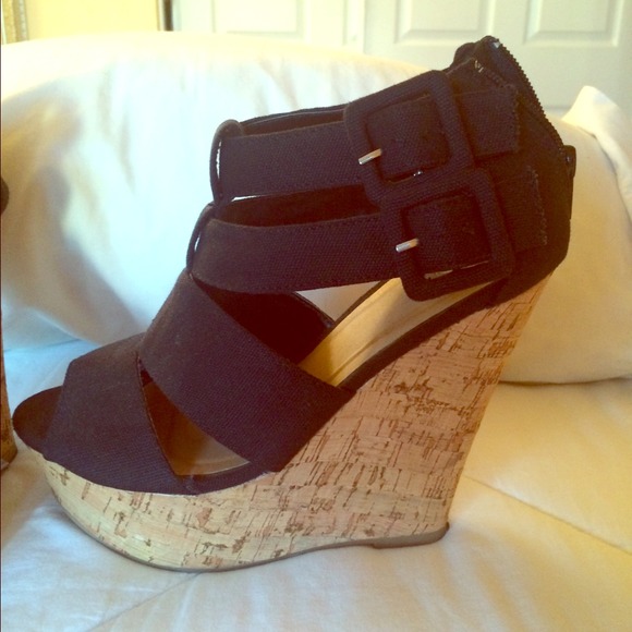 Buckle wedges