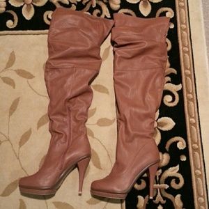 Over the knee BOOTS!