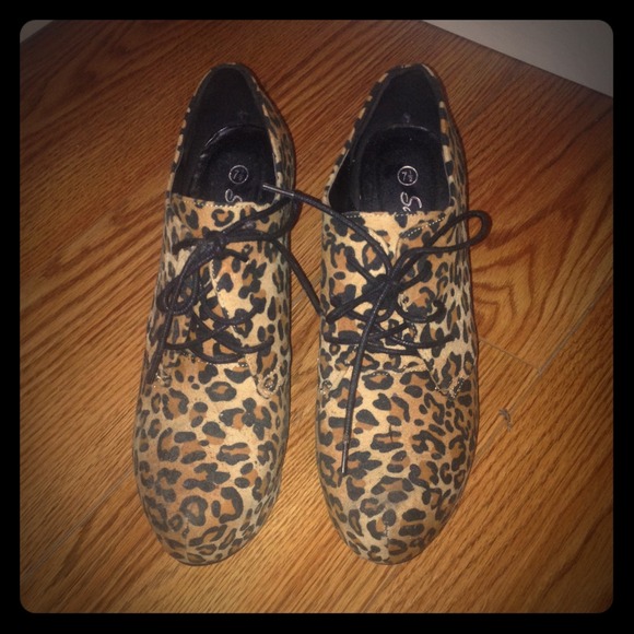 Leopard wedges