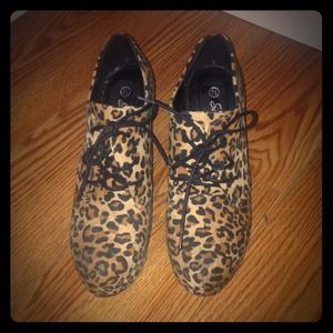 Leopard wedges