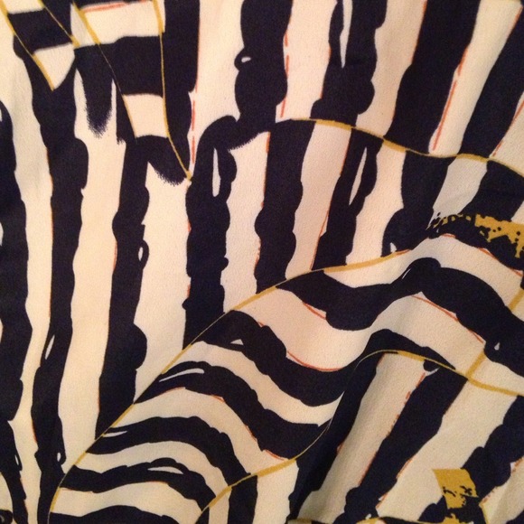 Short romper - Picture 3 of 4