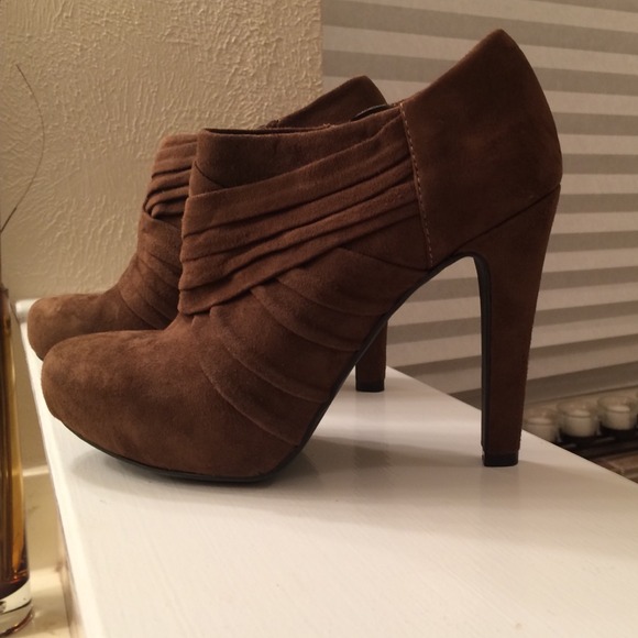 Gianni Bini Shoes Gianni Bini Brown Suede Ankle Boots