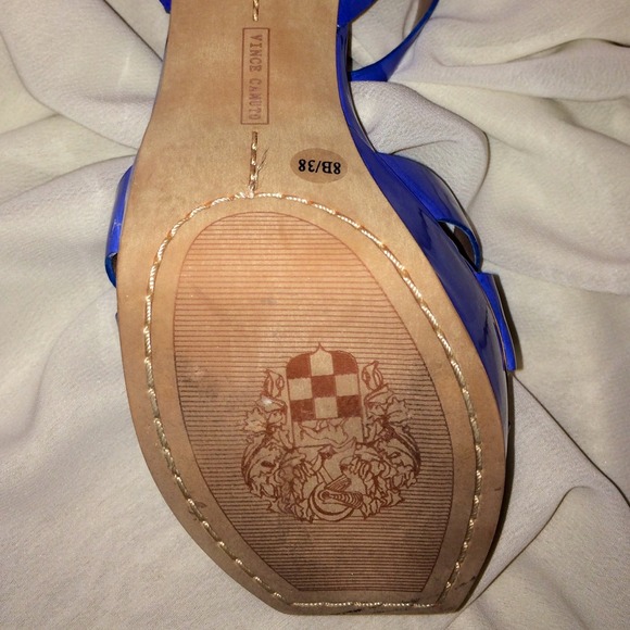 💙🔹Gorgeous and Unique - V.Camuto 🔹💙 - Picture 4 of 4