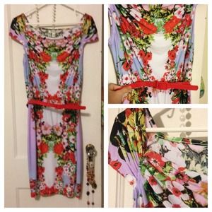 BOGO💞 Lovely floral mirror dress