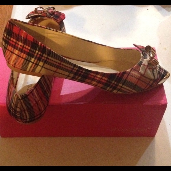 Shoedazzle Red Plaid Kelsea Shoes!!! Size 10