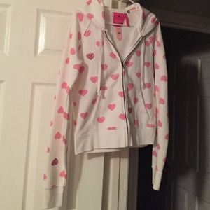 Hoody white with pink rhinestone hearts,