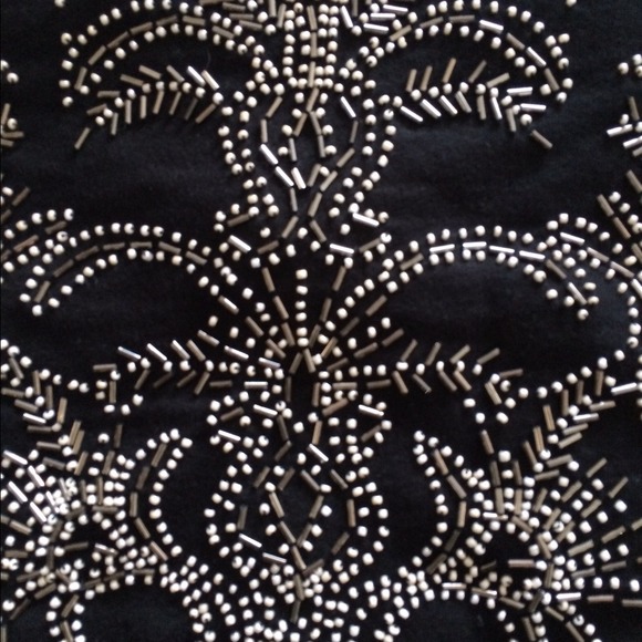 Twisted heart beaded sweatshirt - Picture 2 of 4