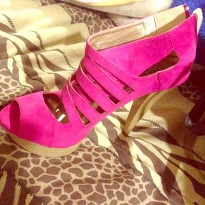 Hot pink High heels size 6 (worn once)